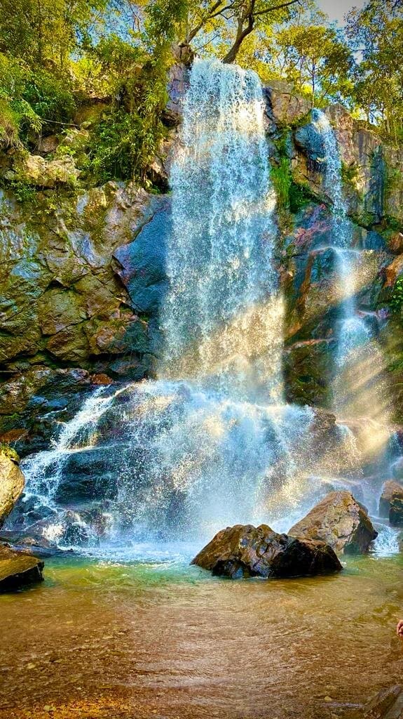 Local de banho na Cachoeira do Tororó.