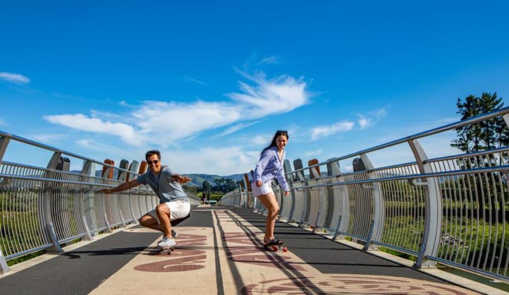 He Ara Kotahi provides a safer and more direct route for people to travel to work and educational centres on the eastern side of the river.