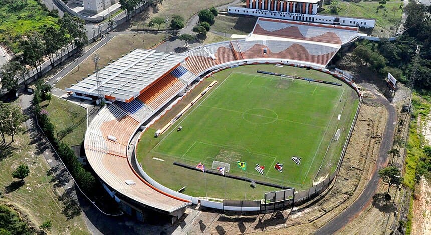 Foto aérea do Estádio Décio Vitta (Riobrancão), durante o período que estava municipalizado (2009-2016), da primeira conquista do tigre na casa Rio Branquense e do momento em que também mandava os jogos do Americana Futebol Ltda.