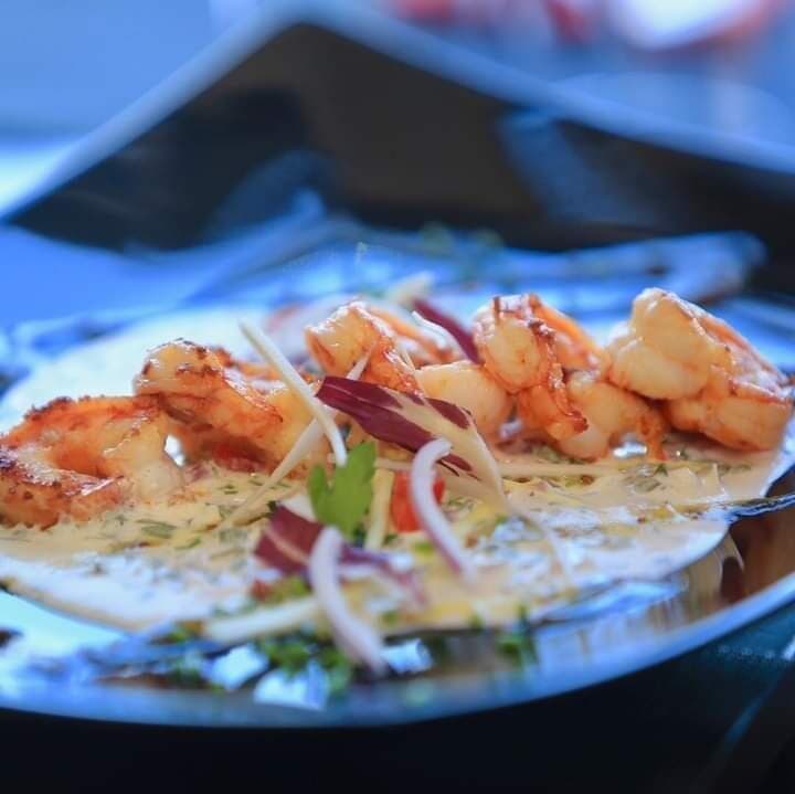 Garlic fried prawns. Langostinos.