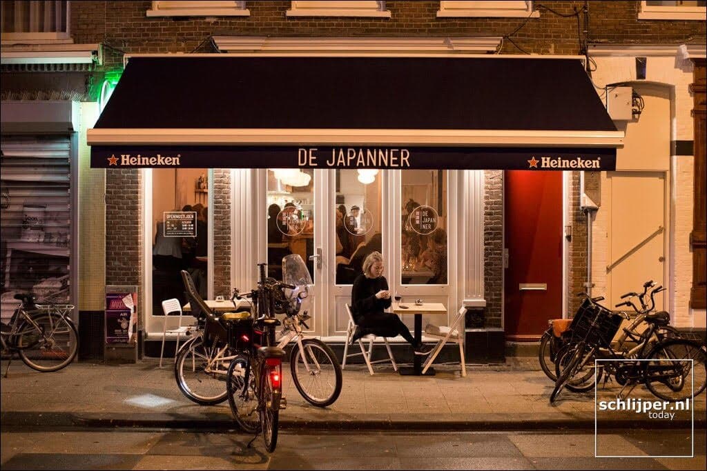 De Japanner is a cozy restaurant with a long bar serving a Japanese finger food menu serving local, fresh and seasonal ingredients, until the late hours 