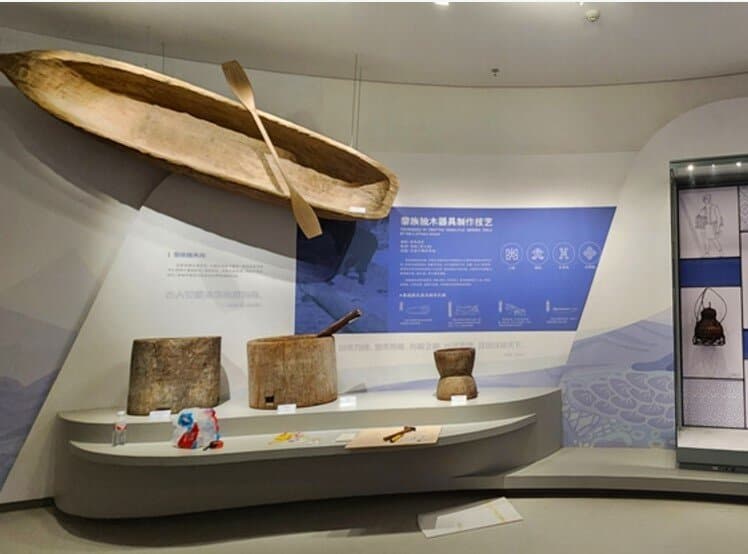 Here mainly showcases the local intangible cultural heritage of Hainan, from three aspects: intangible cultural heritage related to the ocean, intangible cultural heritage of ethnic minorities, and intangible cultural heritage of the Han ethnic group. 