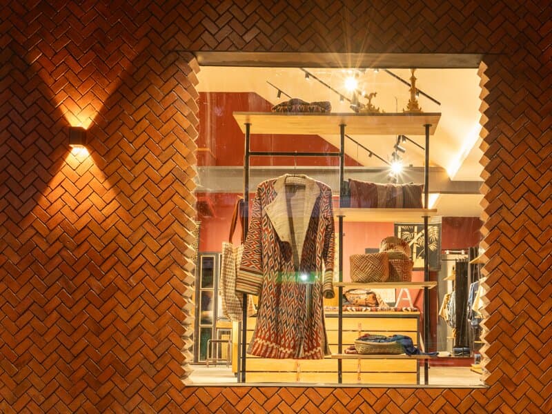 Since 1998, Threads of Life has supported indigenous communities to revive weaving and natural dyeing techniques, and cultural practices that are in danger of disappearing.