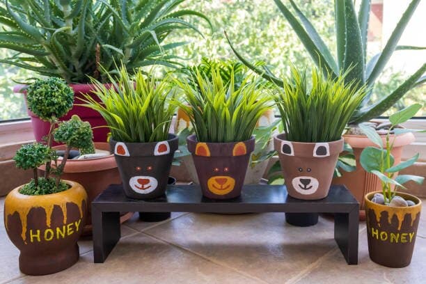 There is every kind of flowerpot you can imagine in Settle from Mr McGregor, to a family of mearcats, Houses for sale, every animal you can think of and many many more. Well worth going for a look.