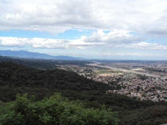 Desde el mirador de la cima hacia Palpalá