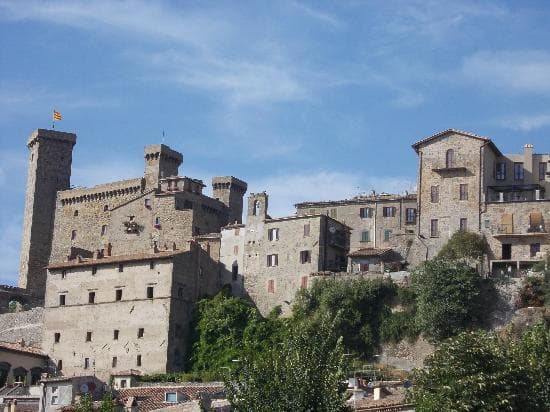 rocca monaldeschi - veduta da piazza nassiria