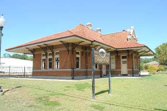 Nacogdoches Trail Depot, side