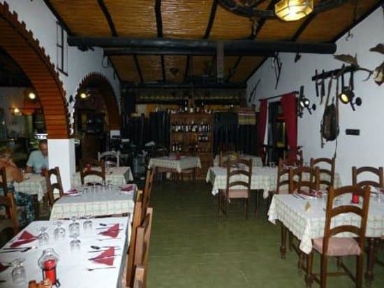 Restaurant (soon after evening opening)