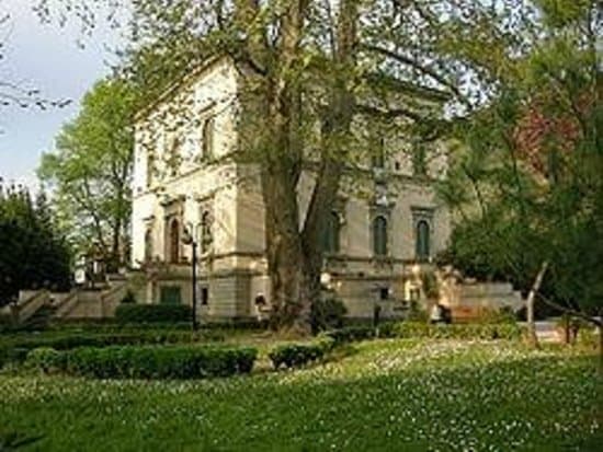 Incantevole Villa Renatico Martini