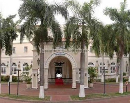 Entrada al Hotel El Prado, sitio tradicional en la ciudad de Barranquilla-Colombia.