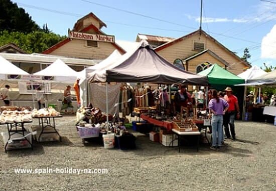 Matakana Village Markets - bric-a-brac for gardens & home
