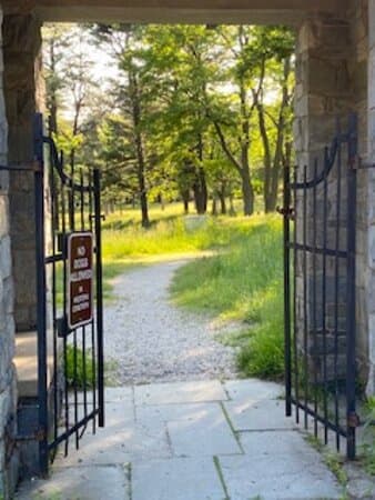 The 'formal' entry into Western Cemetery.