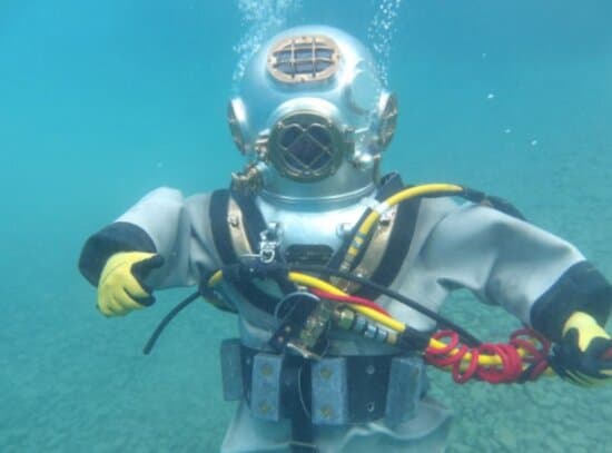 Try on Diving helmets from the past and the present!