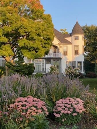 One of the mansions across the street from Western Promenade Park.