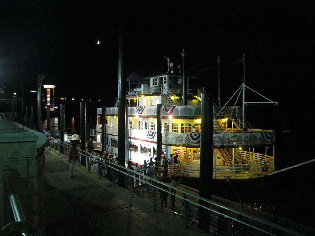 The Harriet II Riverboat