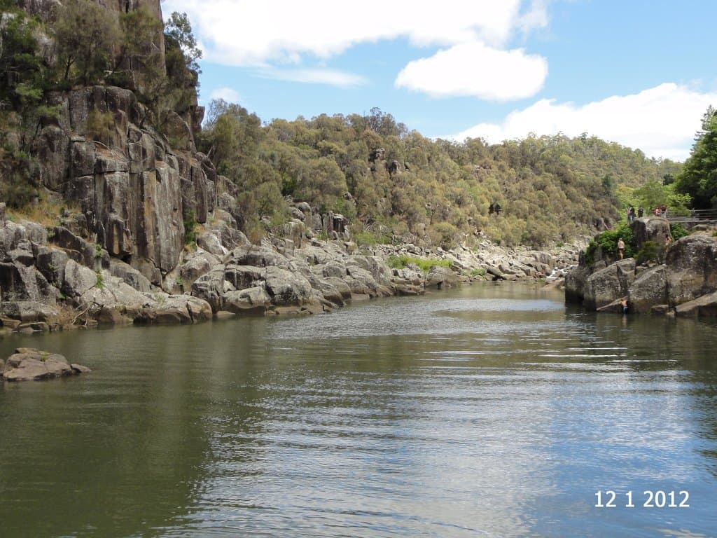 Entering Cataract Gorge