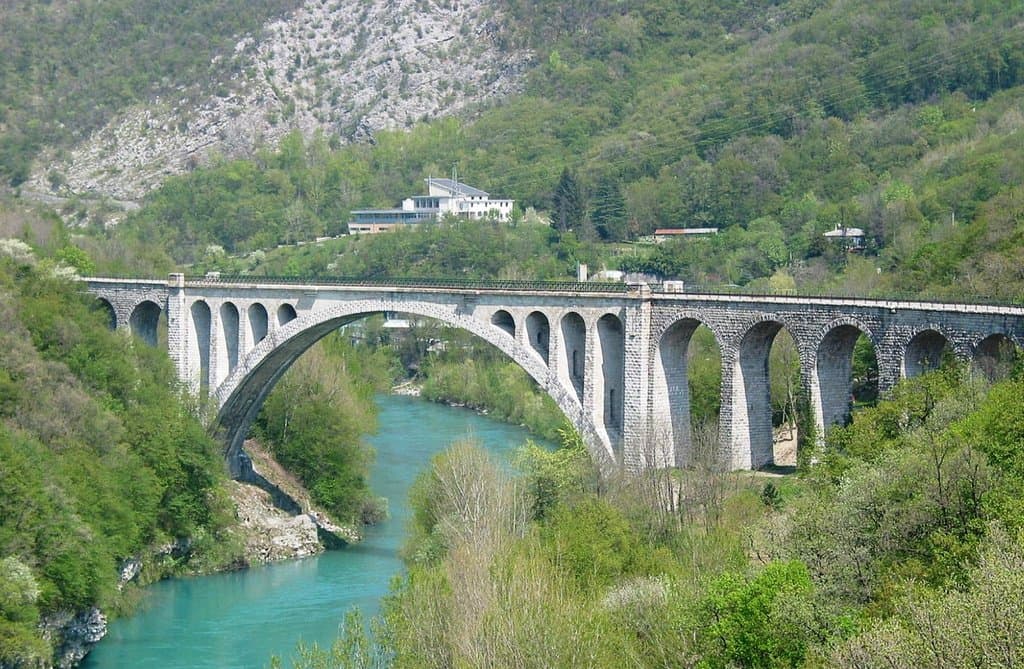 Eisenbahnbrücke über die Soca