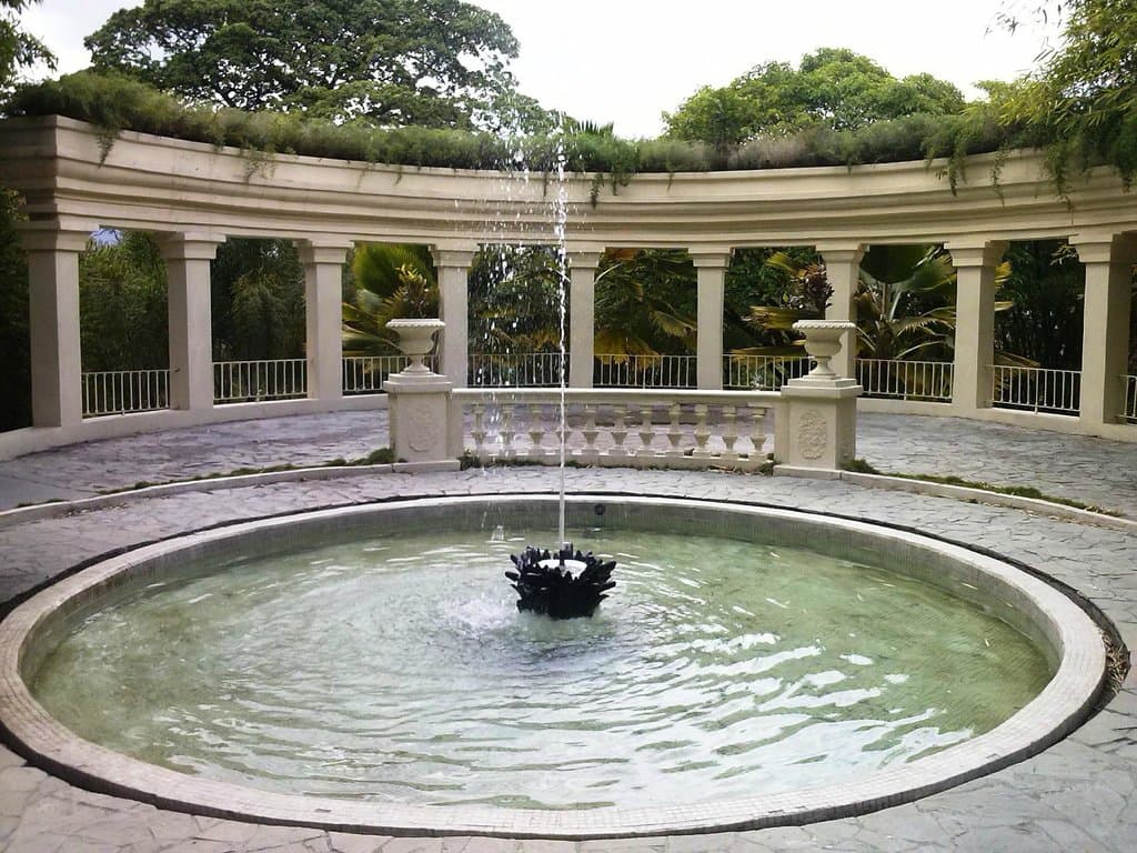 Al subir, te encuentras esta bonita plaza