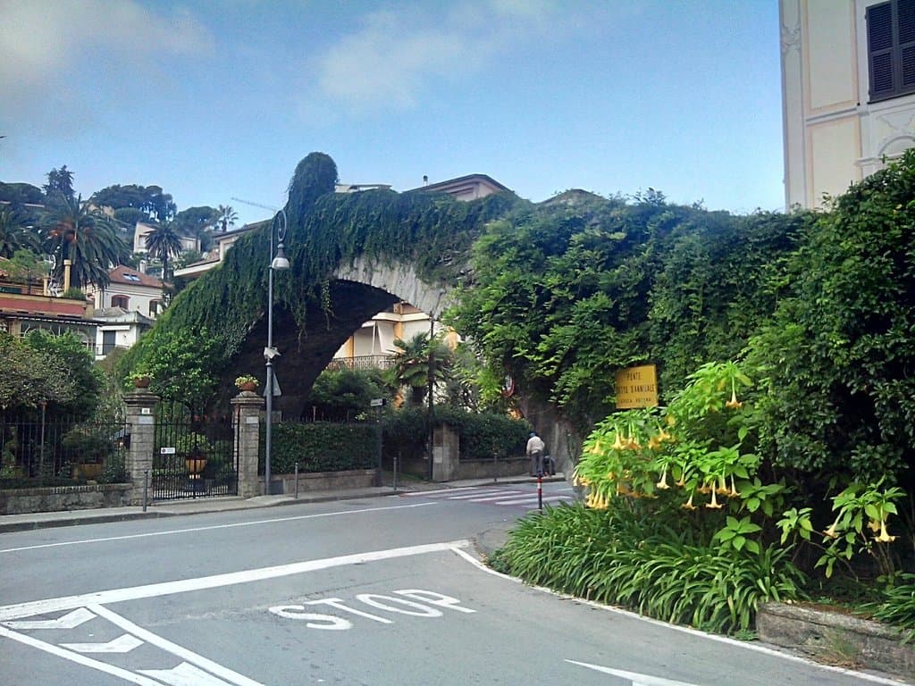 Ponte di Annibale e di privati...