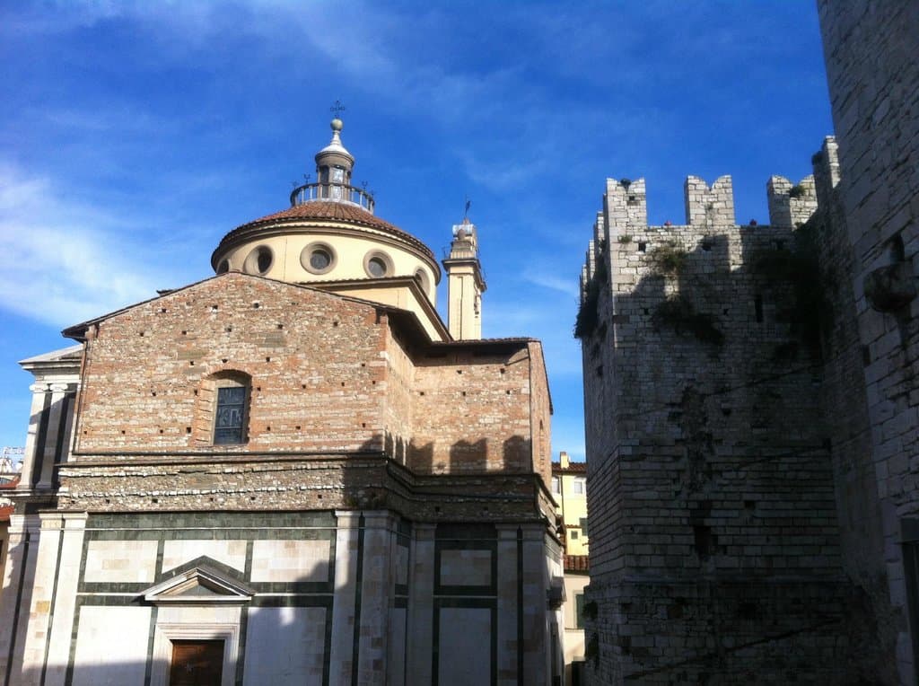 Santa Maria delle Carceri a Prato, esterno