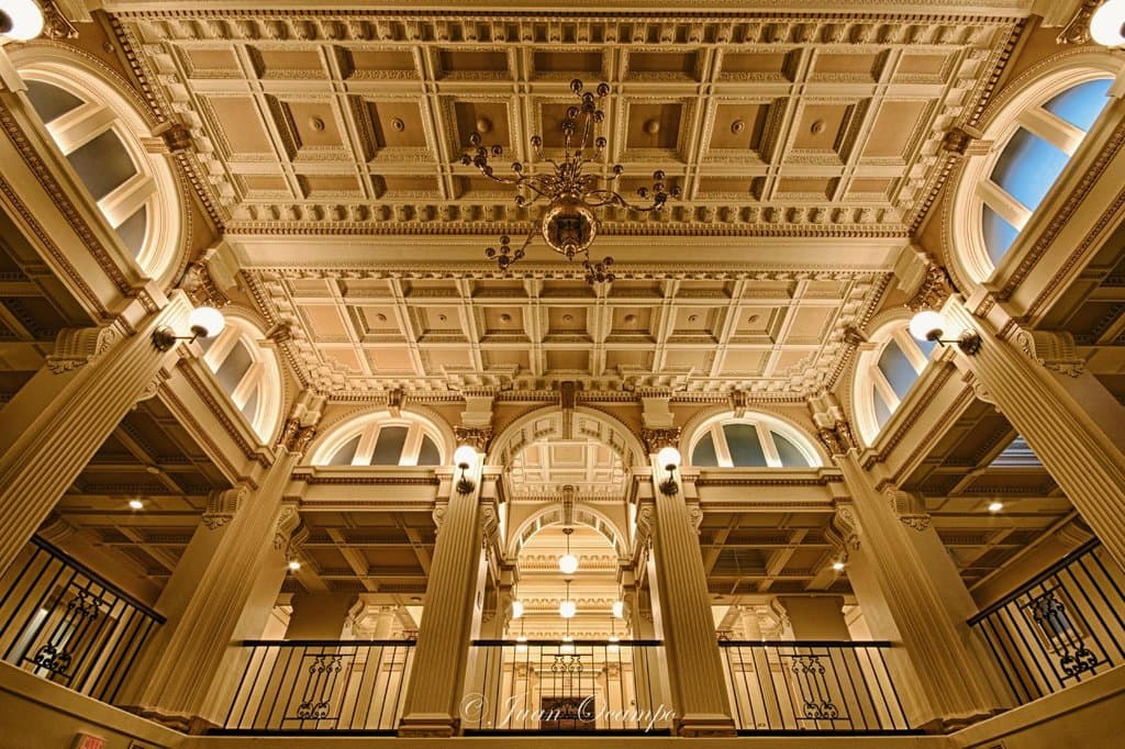 Detailed ceiling of Grand Hall.