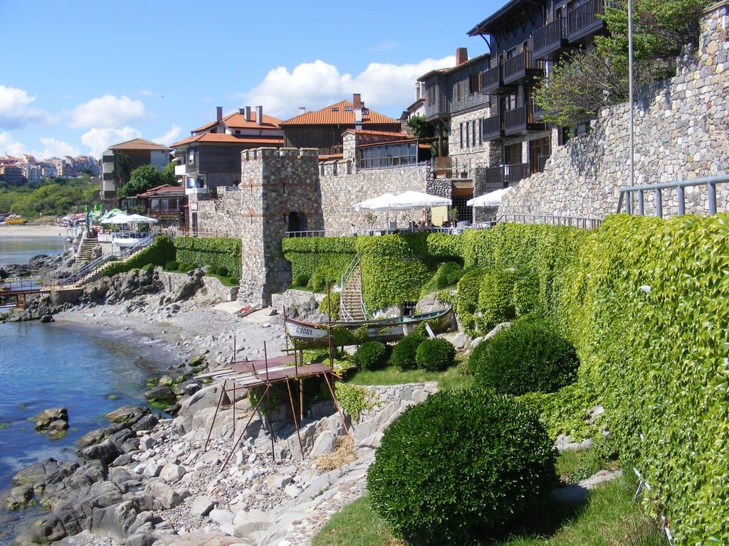 PROMENADE