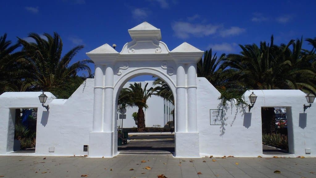 Plaza Pueblo Marinero