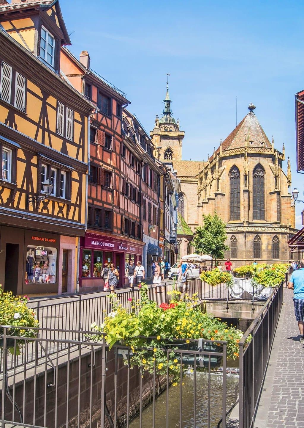 La rue de l'Eglise à  Colmar