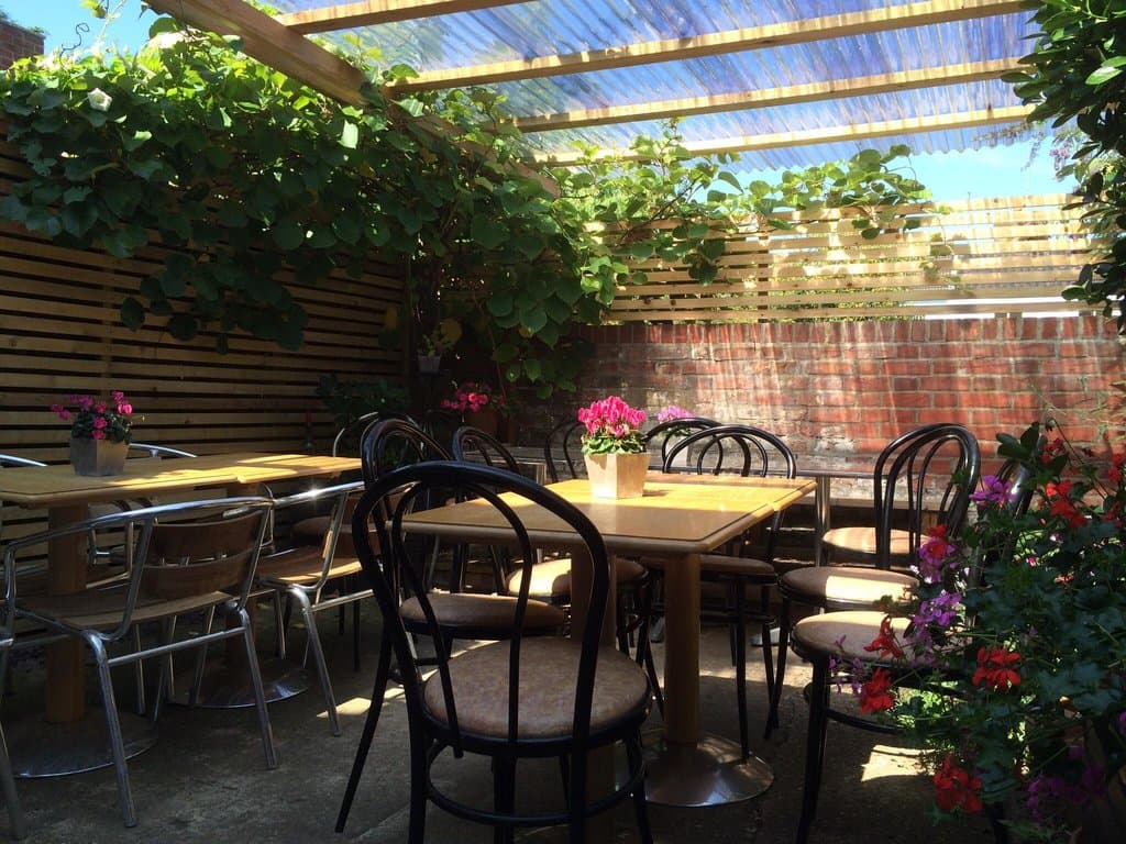 Seating for up to 20 customers