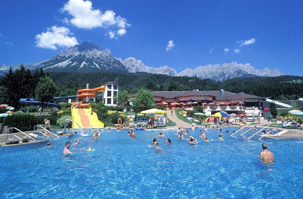 Freibad im Sommer