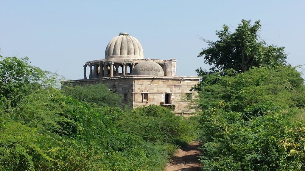 Lila Gumbaj ki Masjid