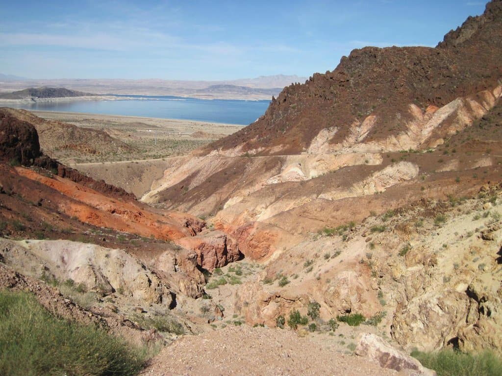 View from the Hacienda (furture Hoover Dam lodge) hotel to the trail