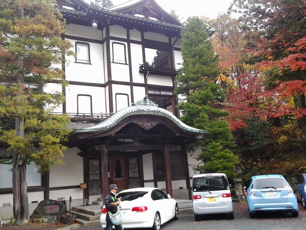 日光金谷ホテル ダイニングルーム（NIKKO KANAYA HOTEL MAIN DINING ROOM）>