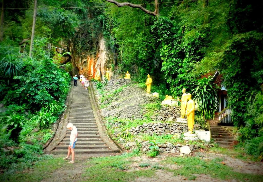 Tham Khao Luang Cave entrance
