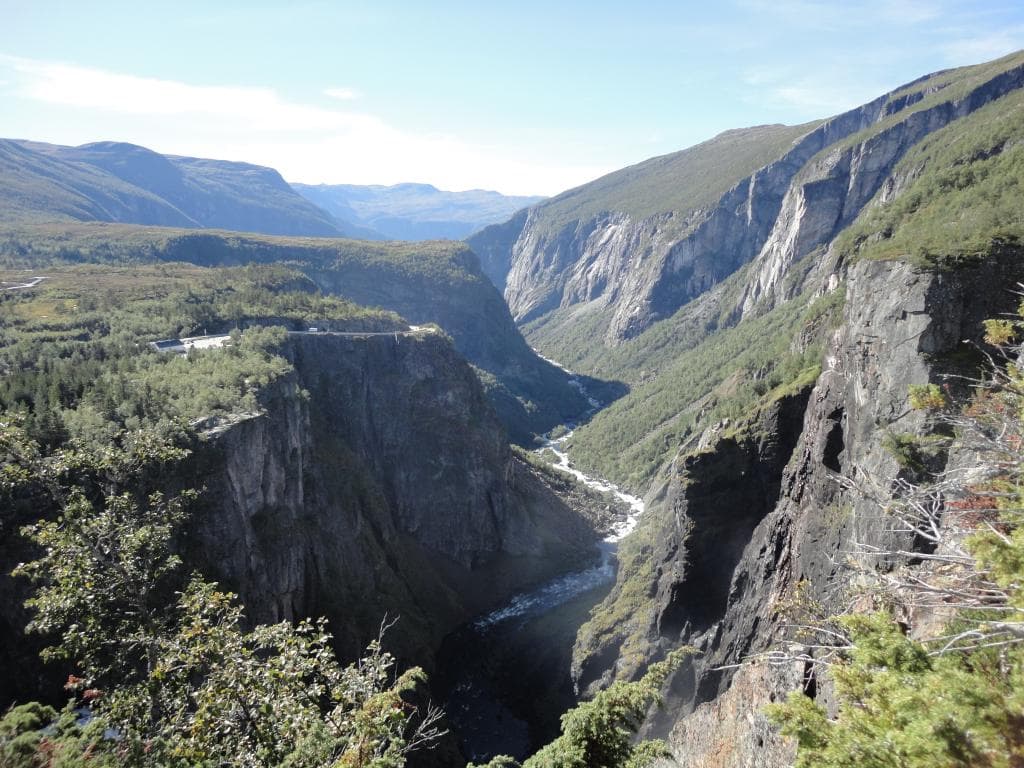 Os fiordes noriegueses são lindos.