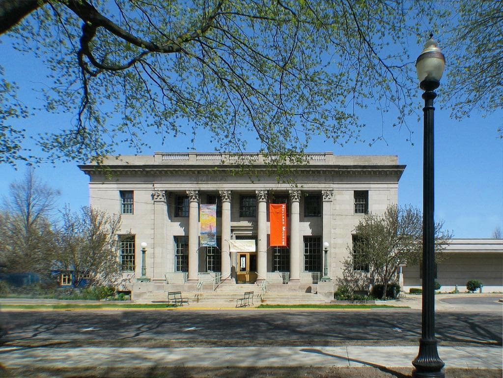Holland Museum Exterior