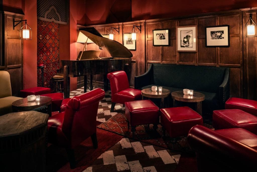 Piano bar - Phogragraphy by Alan Keohane