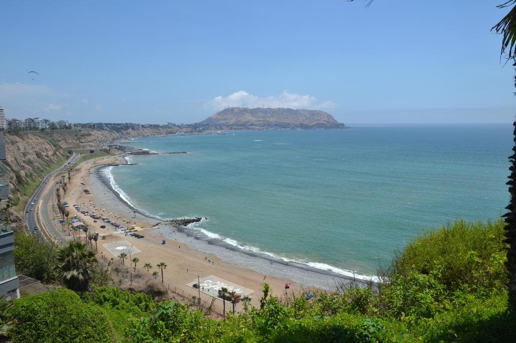 Vista de la costa miraflorina
