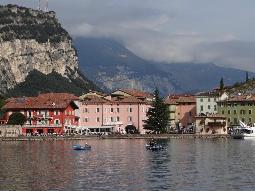 Casinha no canto direito