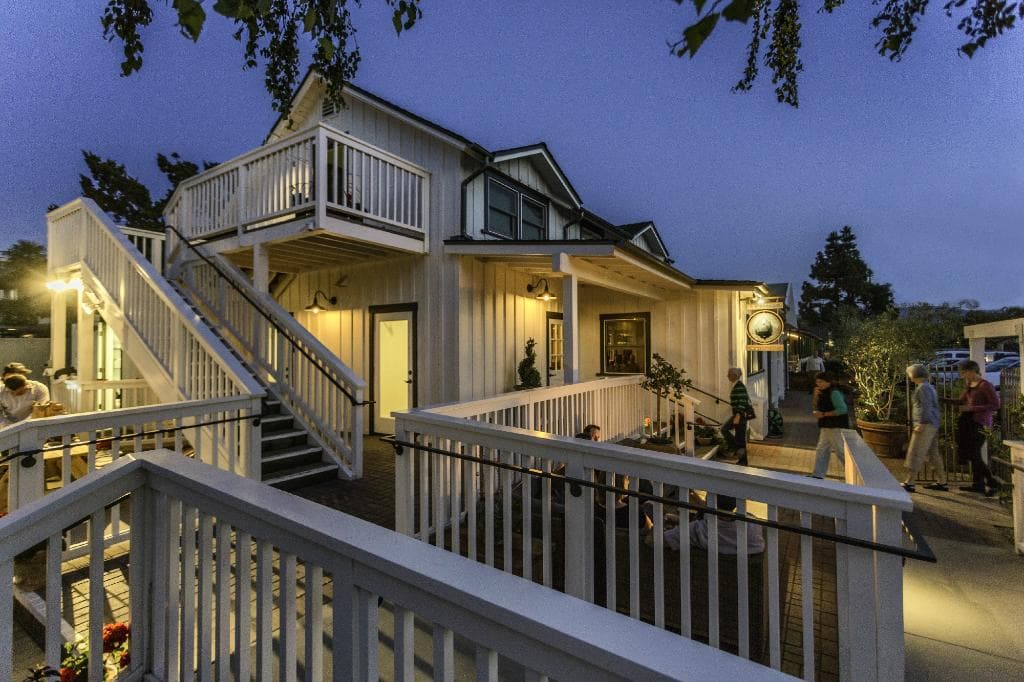 S.Y. Kitchen at night