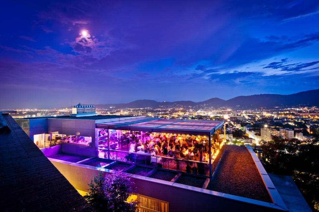 SKYBAR Graz  auf 467m dem Himmel ganz nah