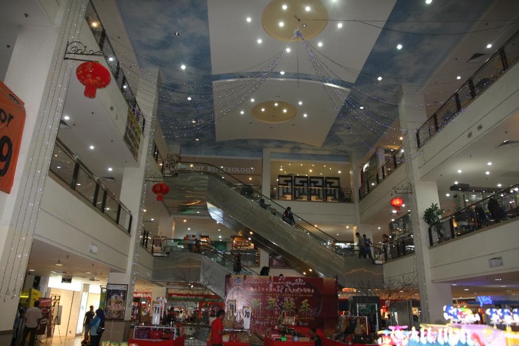 Lively mall