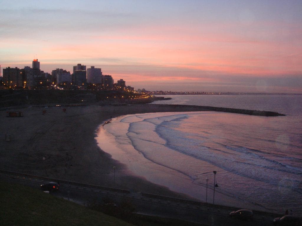 4- Vista de Playa Grande al anochecer
