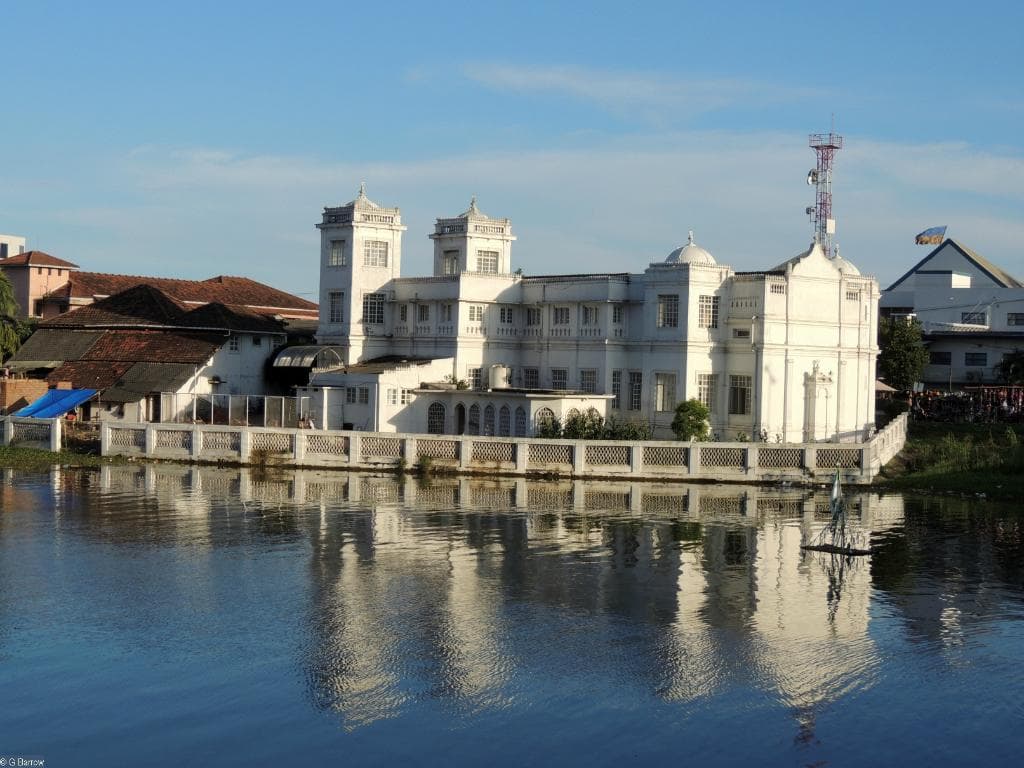 The temple overlooking the Nilwala Ganga nearby