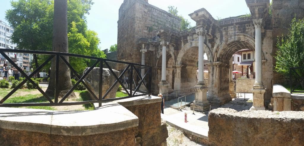 Antalya Buyuksehir Belediye Tiyatrosu