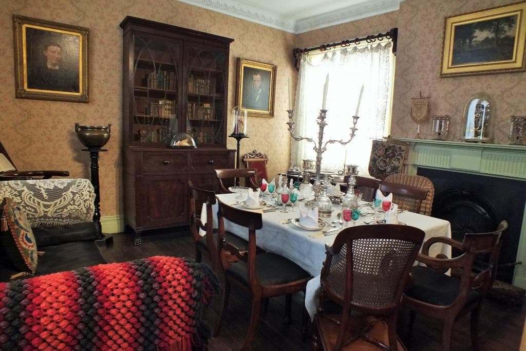 Such a beautiful room, so many different things to see