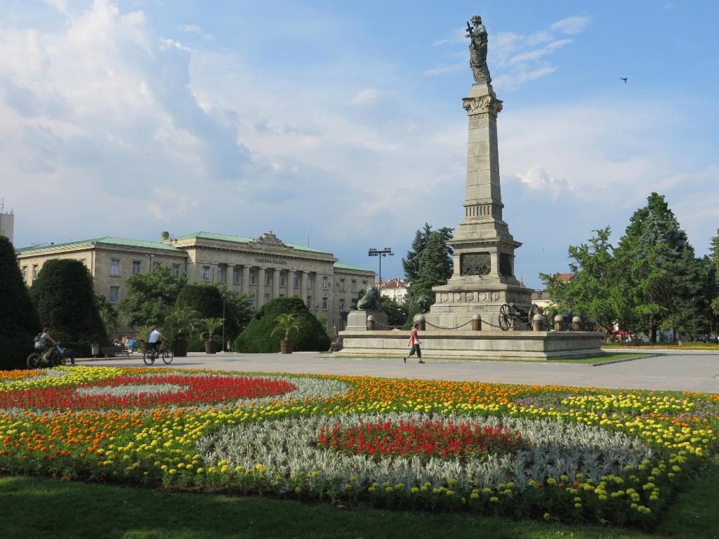 Freedom Square monument