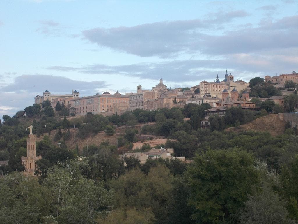 Vista de la ciudad desde el puente sobre el Tajo Universidad Castilla la Mancha
