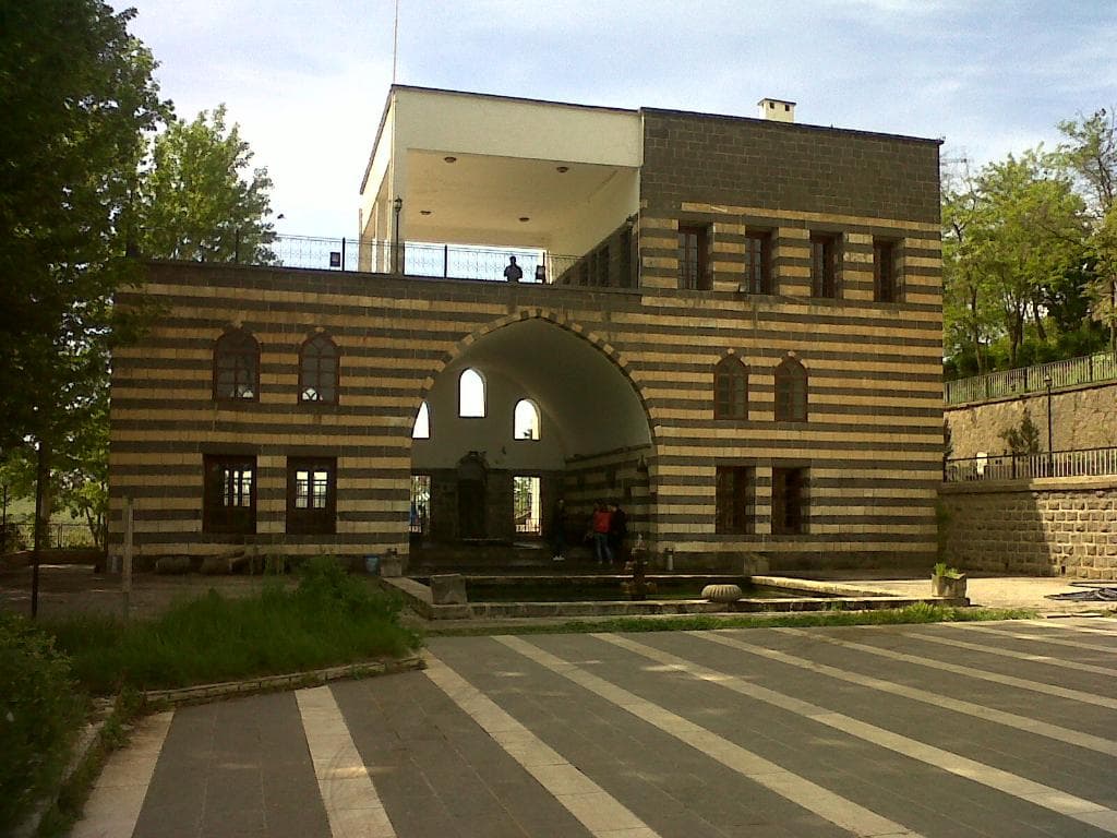 Gazi Kosku , Diyarbakir