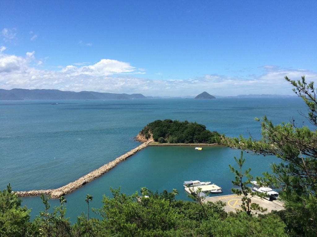 「地中カフェ」の外からの眺め